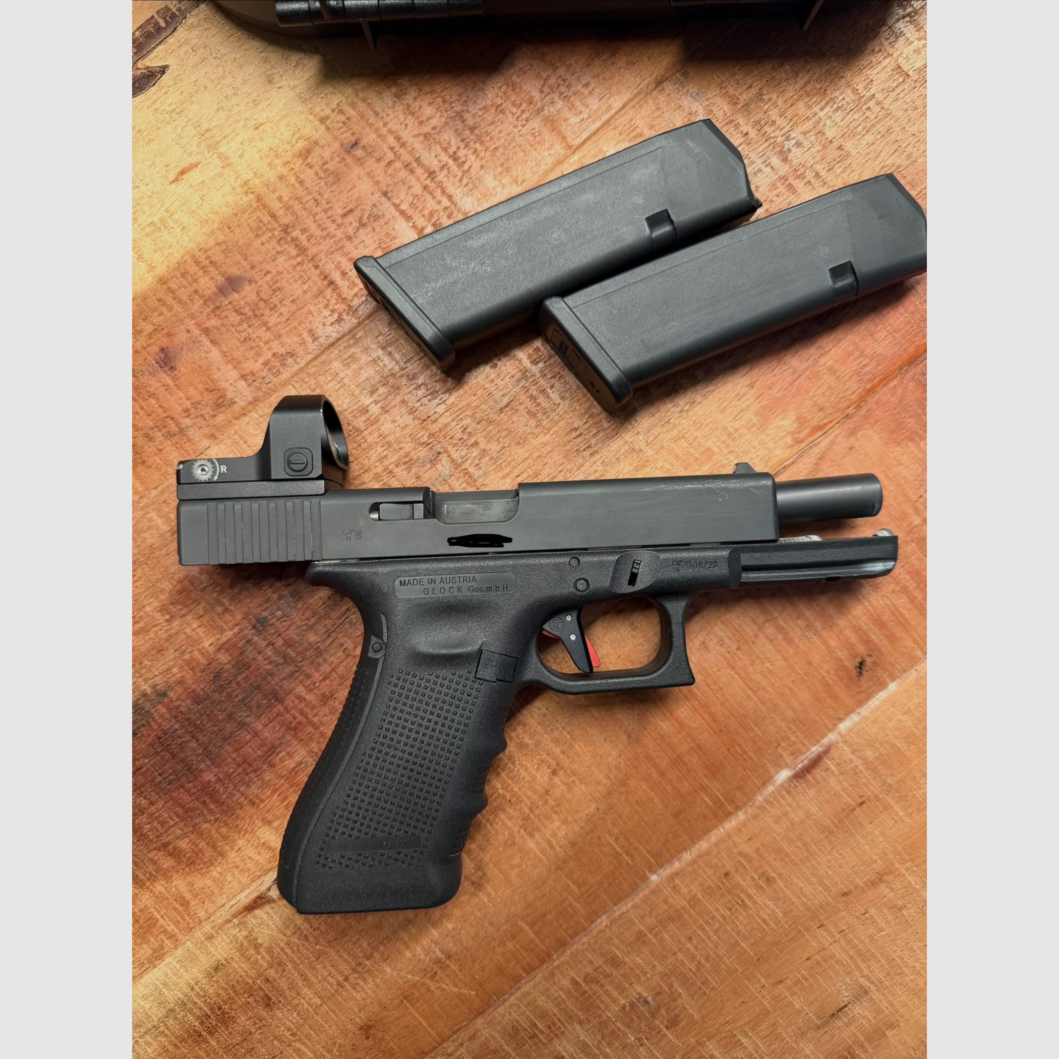 Glock 17 Gen4 incl. red dot & Alpha Competition trigger, image 3 sur 5