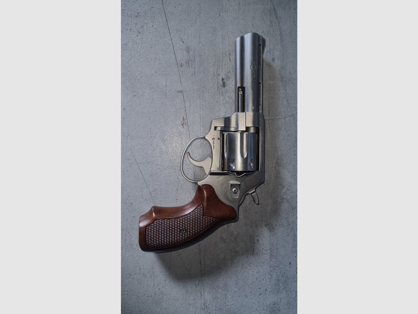 Röhm RG99 Schreckschuss Revolver, matt vernickelt, Kal. 9mm Knall PTB452