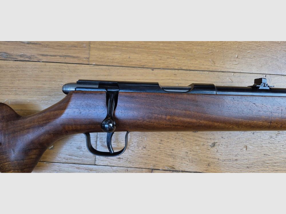 Seltene Trainingsbüchse Heym 52 – Waffe ähnlich dem Modell „Police 1952“ – Kal. .22 LR – Sehr limitierte Produktion von Heym um 1955 – Wunderschönes Nussbaumholz – Originalriemen – Quasi neu – TBE++, Bild 4 von 30