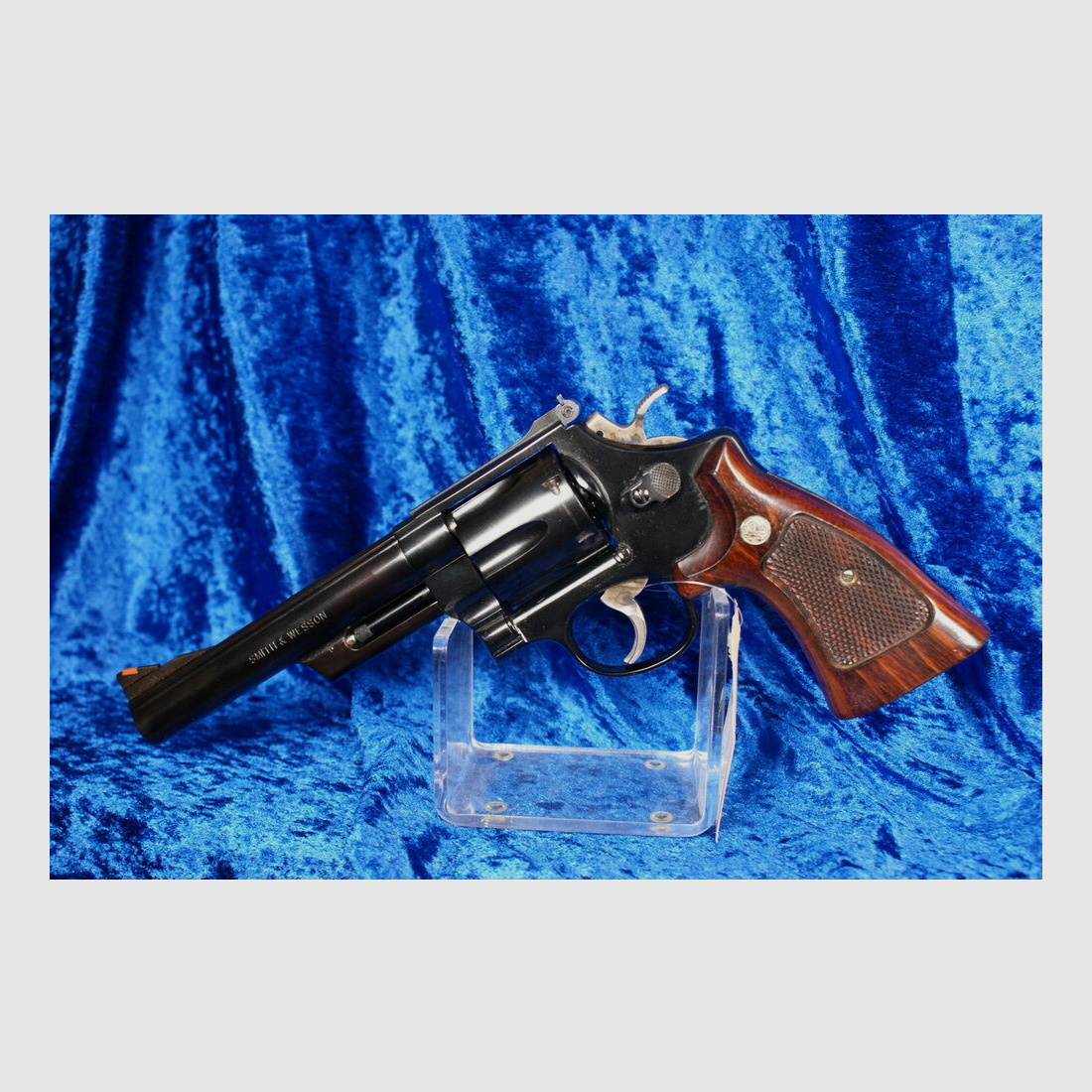 Smith & Wesson	 29