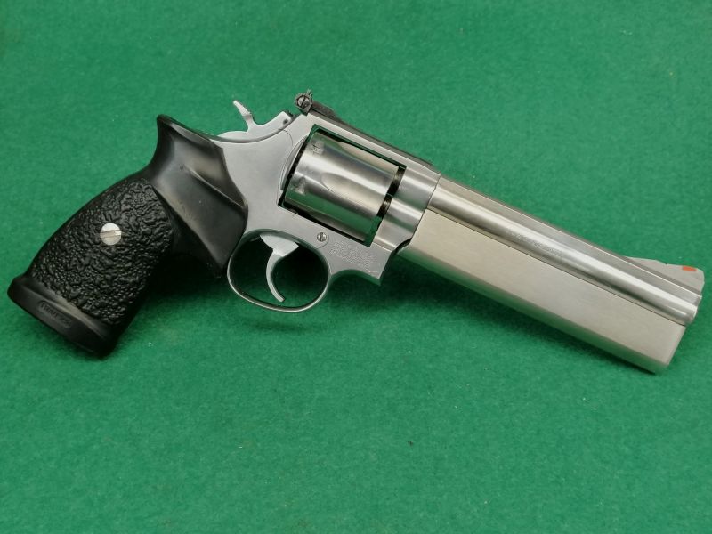 Smith & Wesson 686 Revolver mit Laufgewicht