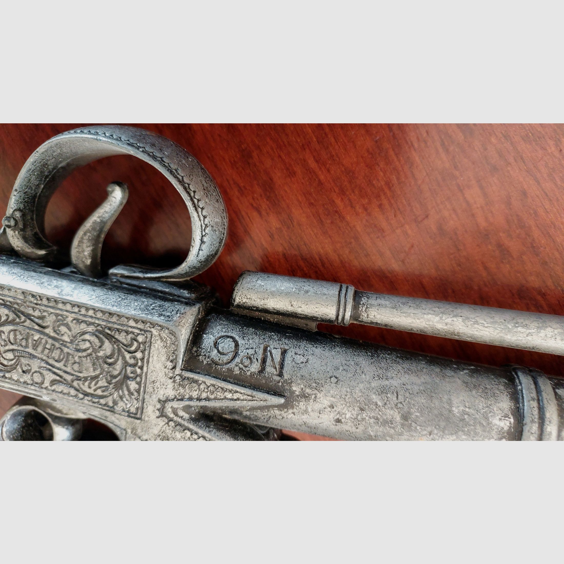 Replica Steinschlosspistole „Blunderbluss Tromblon“ – Piraten Deko – defekt