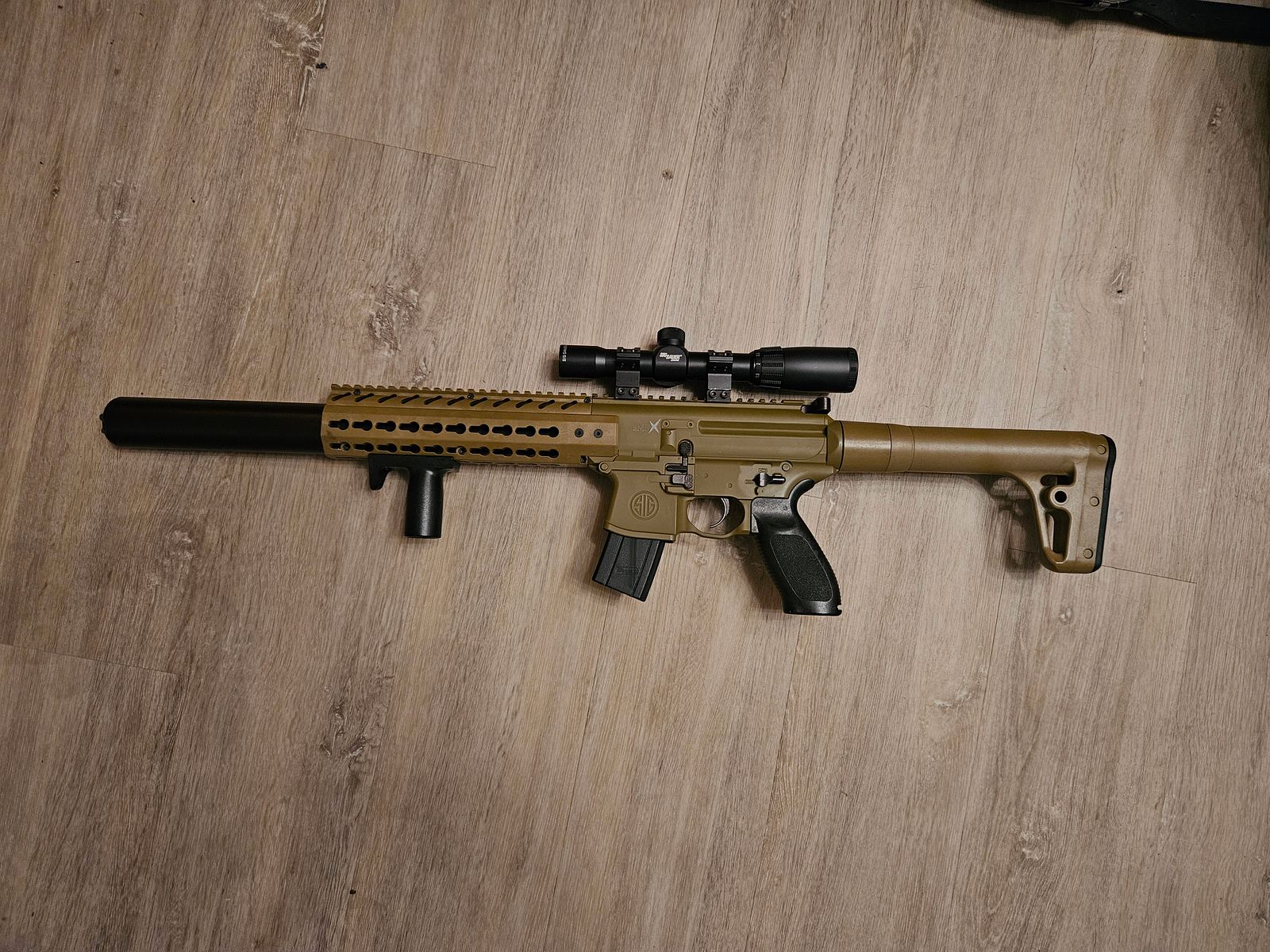 SigSauer MCX CO2 Luftgewehr + Red Alert RF - 1911 CO2 Blowback