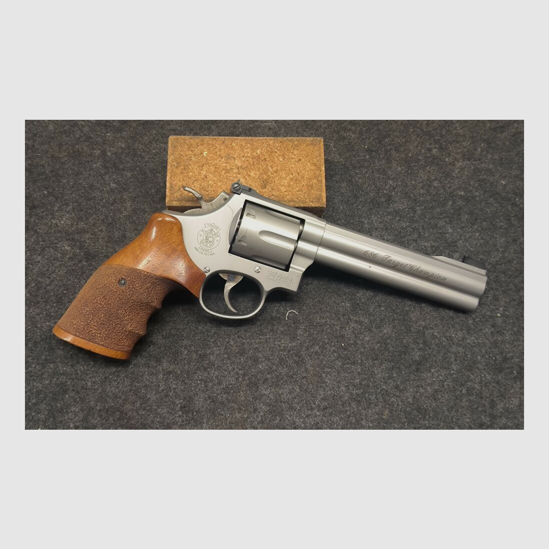 Smith & Wesson 686-4 Target Champion