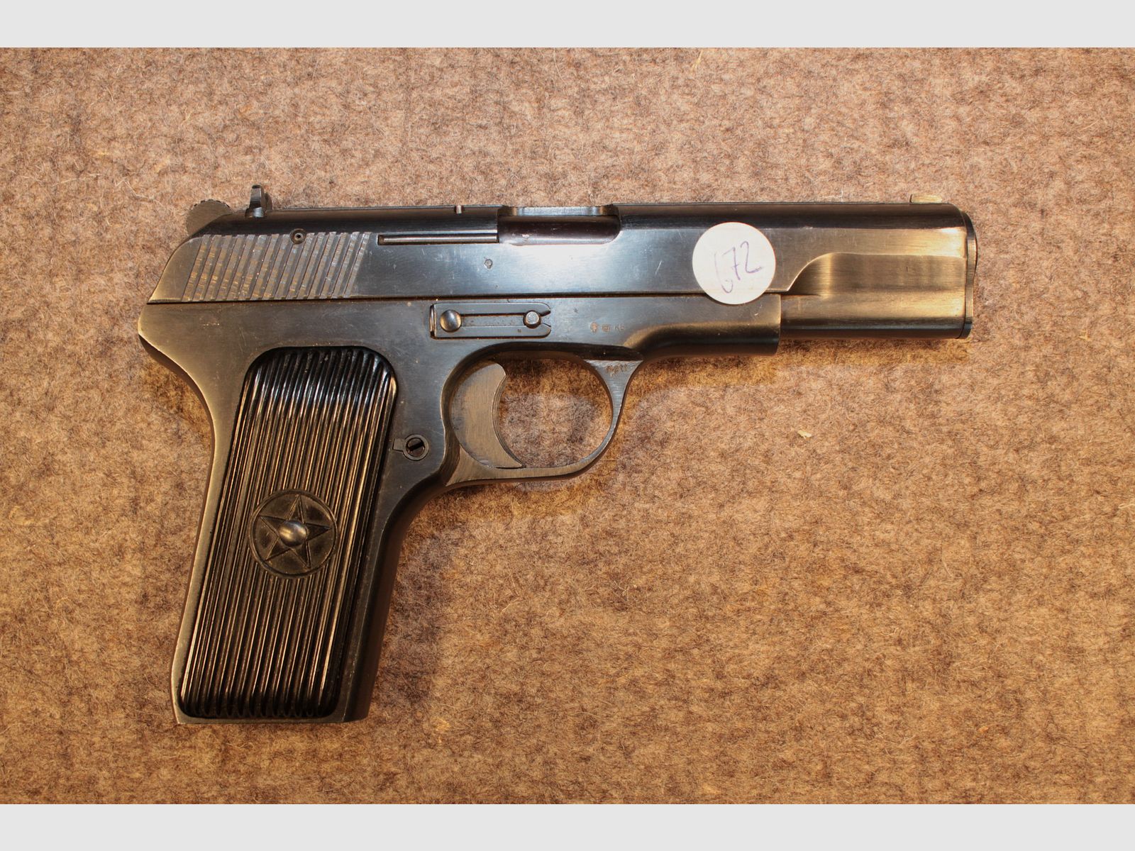 Pistola Tokarev cinese in calibro 9 mm Luger.