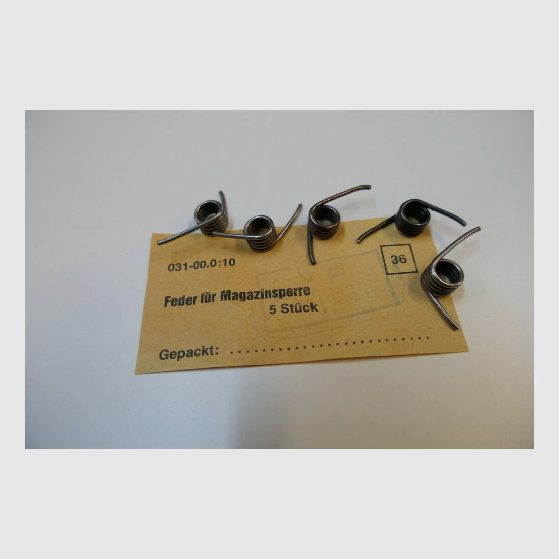 DDR VEB Geräte-& Werkzeugbau Wiesa orginal DDR NVA AK 47 Feder für Magazinsperre [ 5 ] unbenutzt, neu für AK47, 7,62x39, Bild 1 von 2