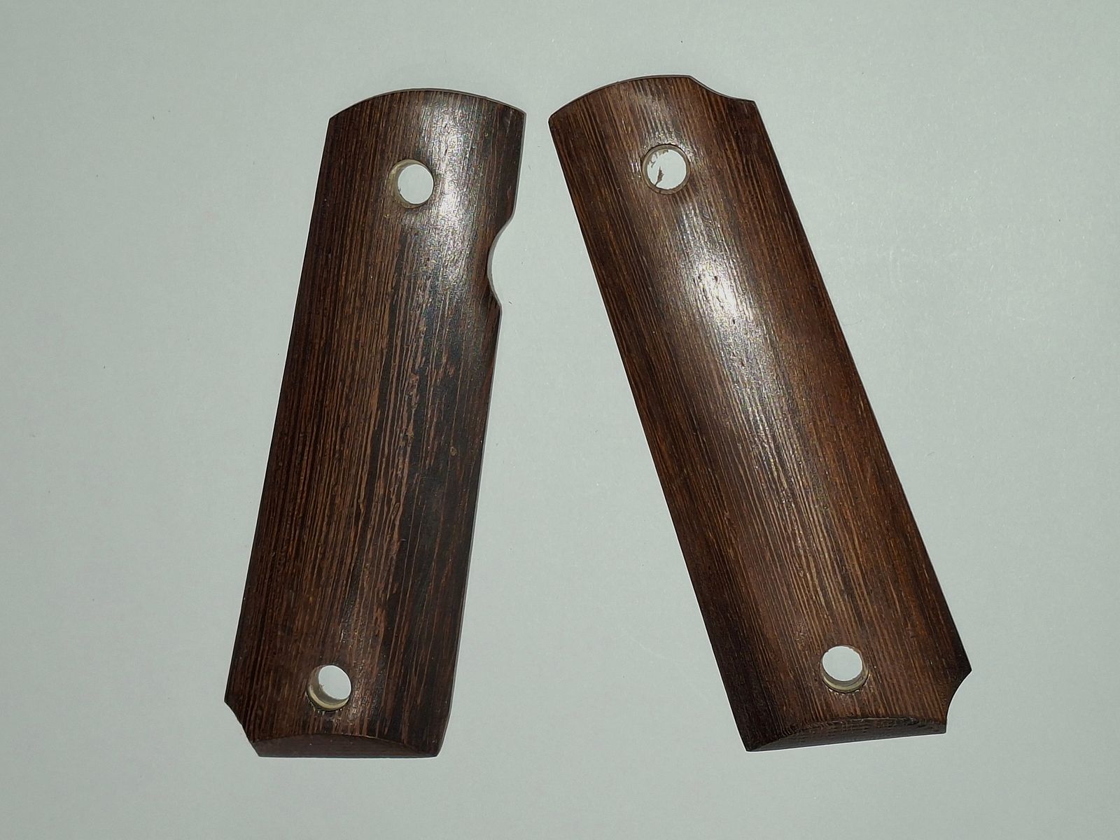 Grip panels of the Cold 1911 P.A.K