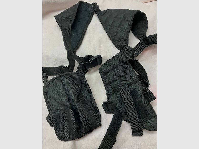 Confezione di fondine per pistole o revolver