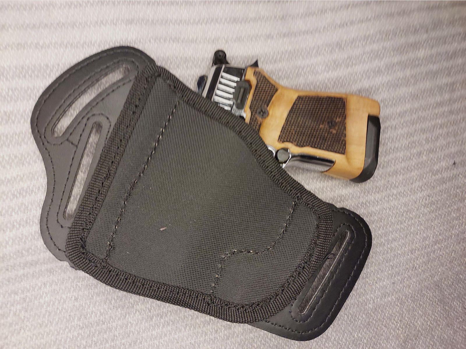 Zoraki 914 Pistolet alarmowy 9mm P.A.K. Chromowane uchwyty drewniane 2 magazynki kabura (1014)