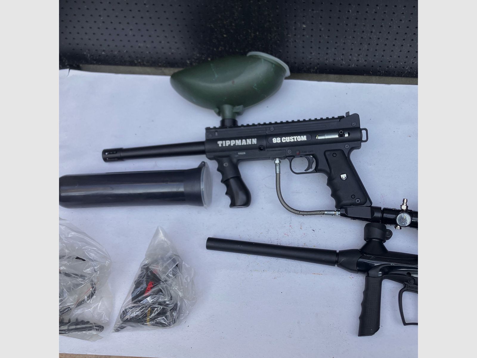 Tippmann 98 Custom including spare marker and accessories