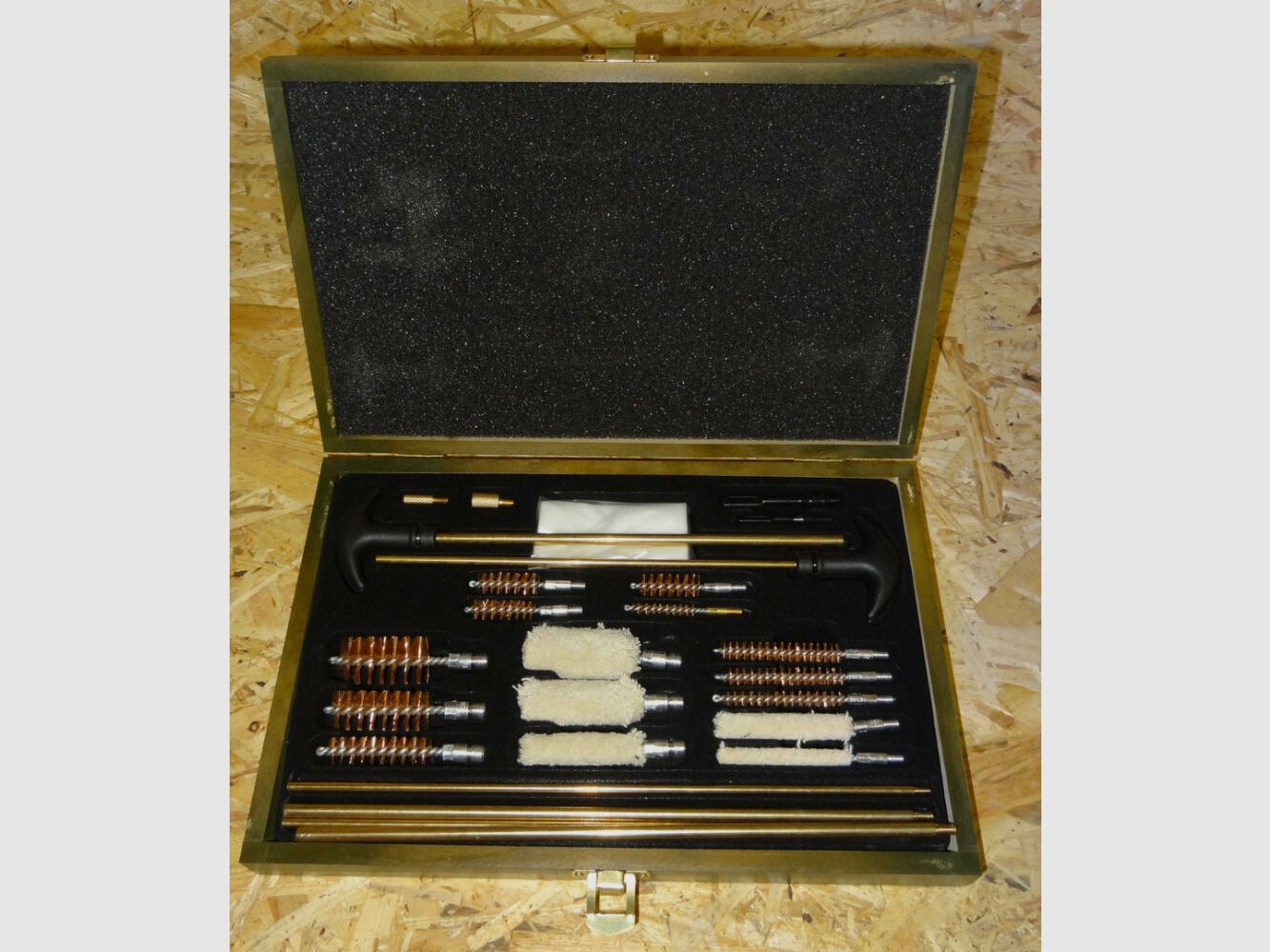 Storm weapon cleaning set / cleaning kit combo for short and long guns, 24 pieces