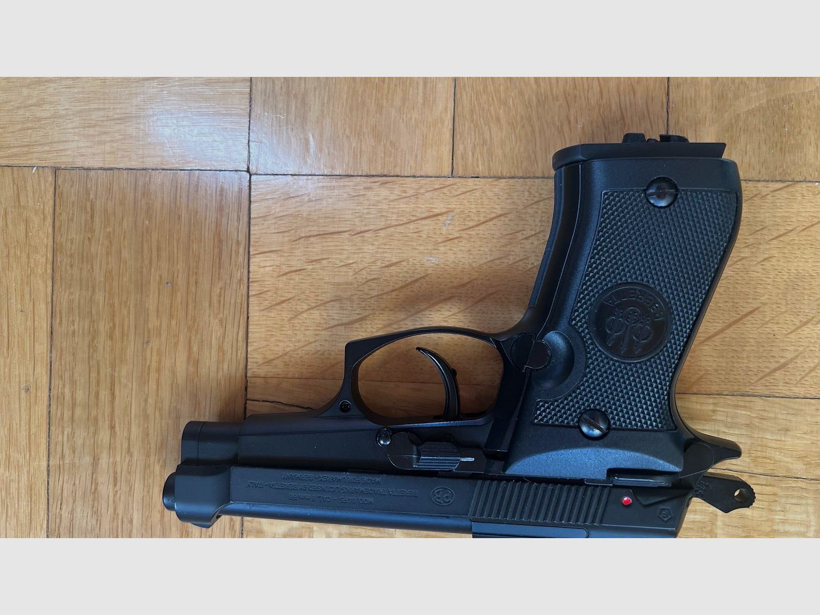 Beretta C02 Airsoft Pistol Mod. 84 FS