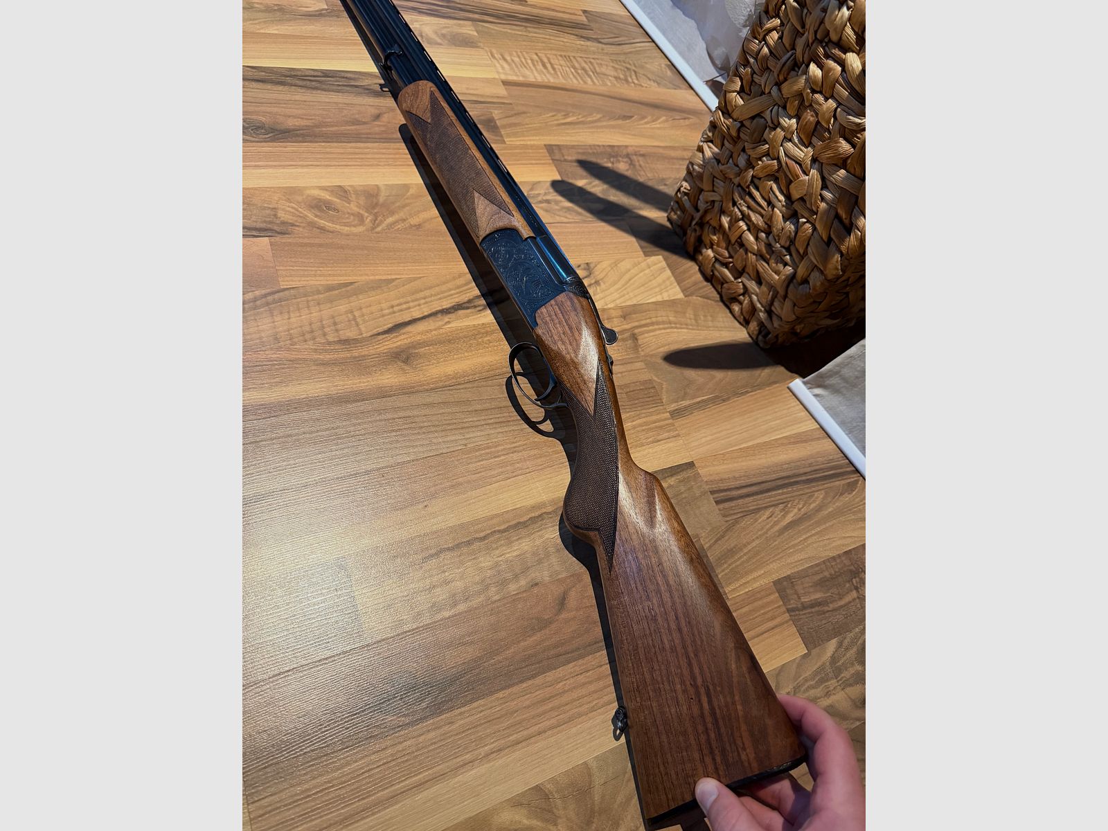 Lames Bockdoppelflinte im Kaliber 12/70 Einabzug mit Umschalter / Schwarze Basküle mit Gravuren / TOP!