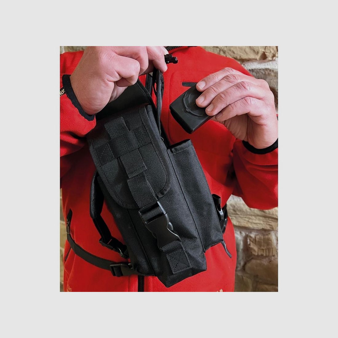 Dualoptik Brusttasche