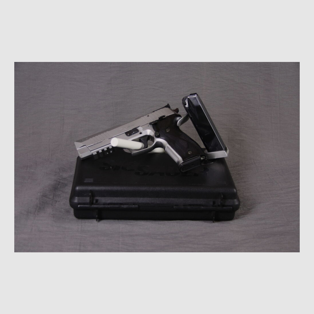 SigSauer	 P226  X-Five