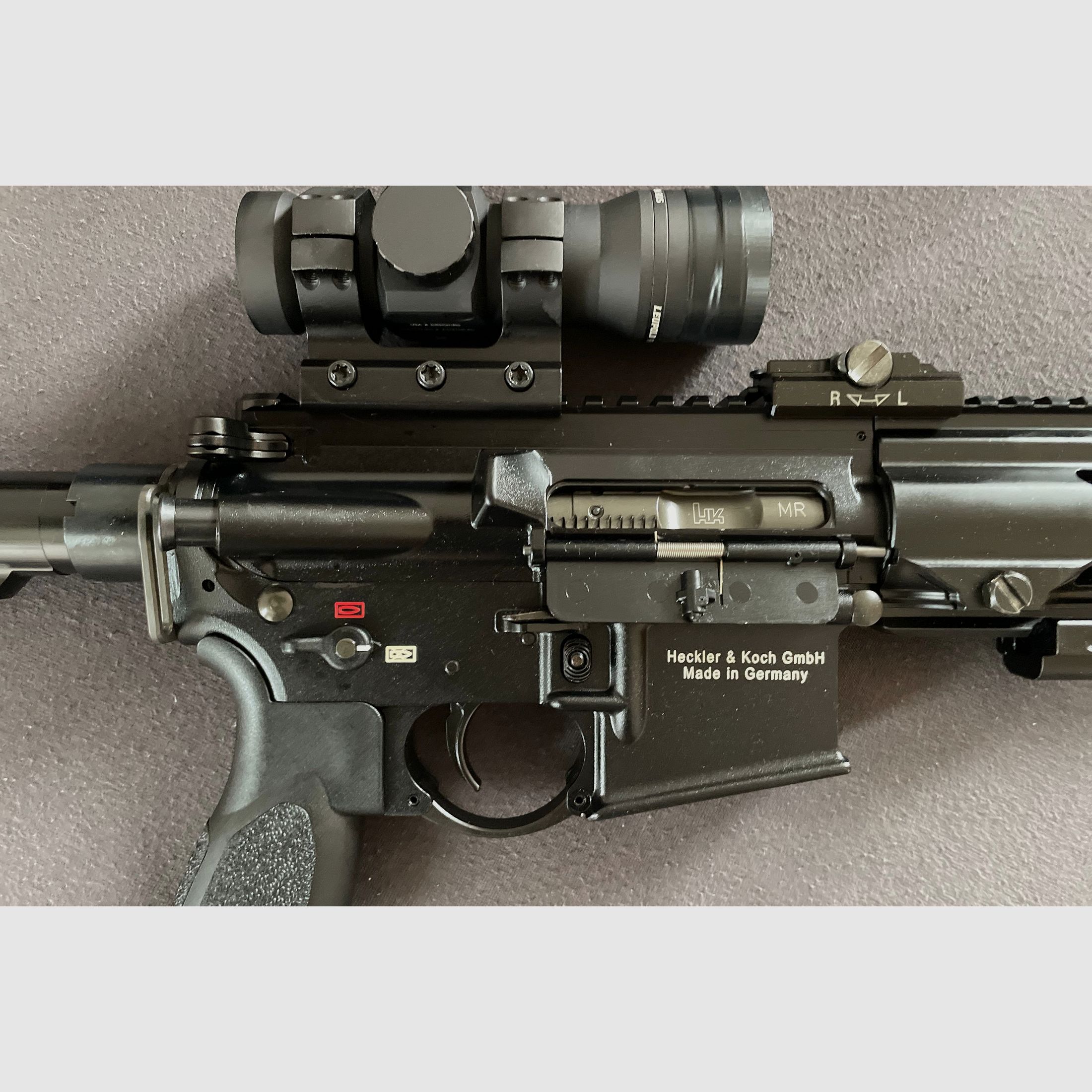 HK MR 223 + Leupold Reddot + accessoires, 551 schoten