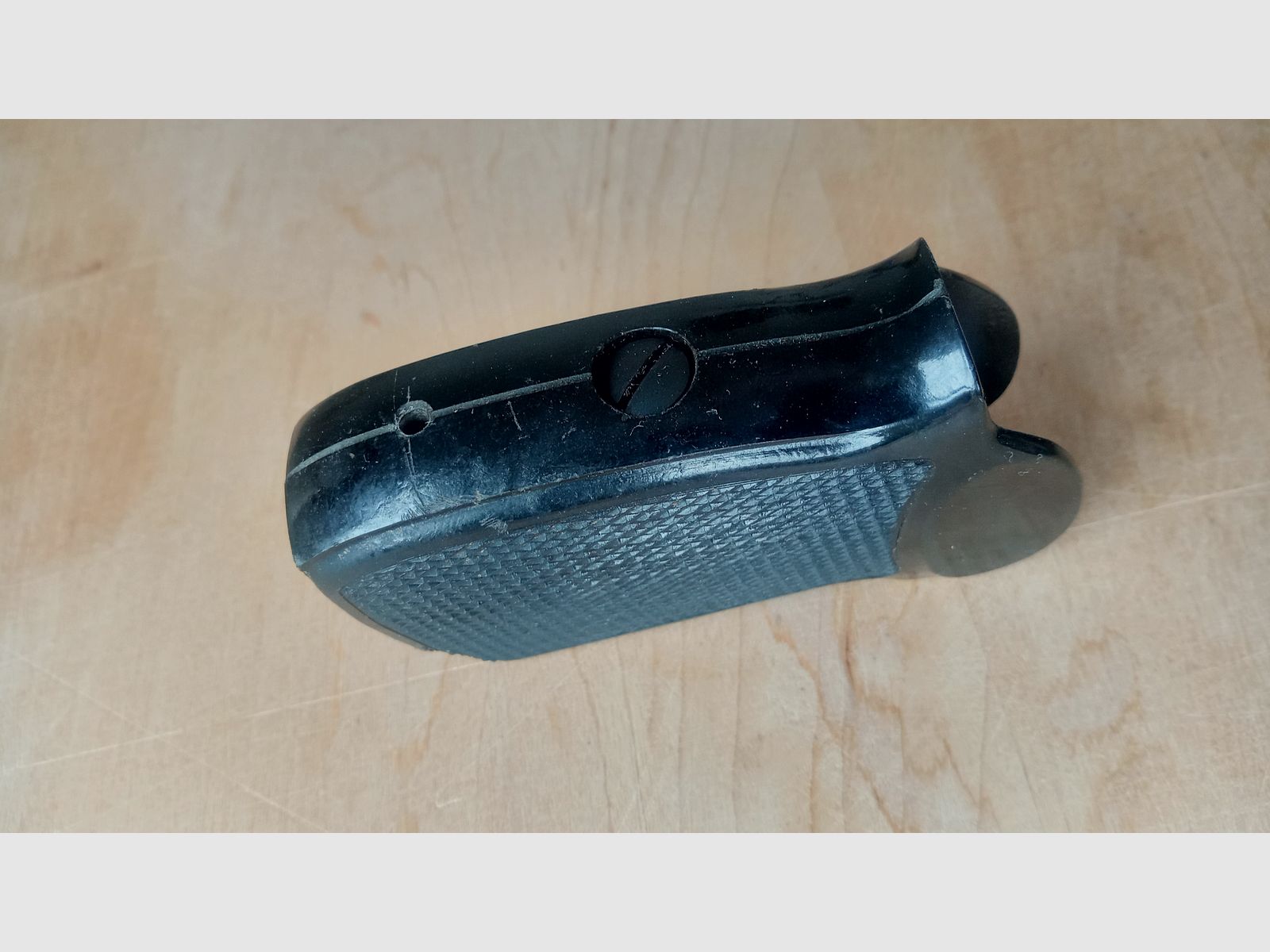 Bakelite grip shell with minor damage for DDR police pistol-M / Vintage grip for East German Makarov // 8 rounds PM 9x18