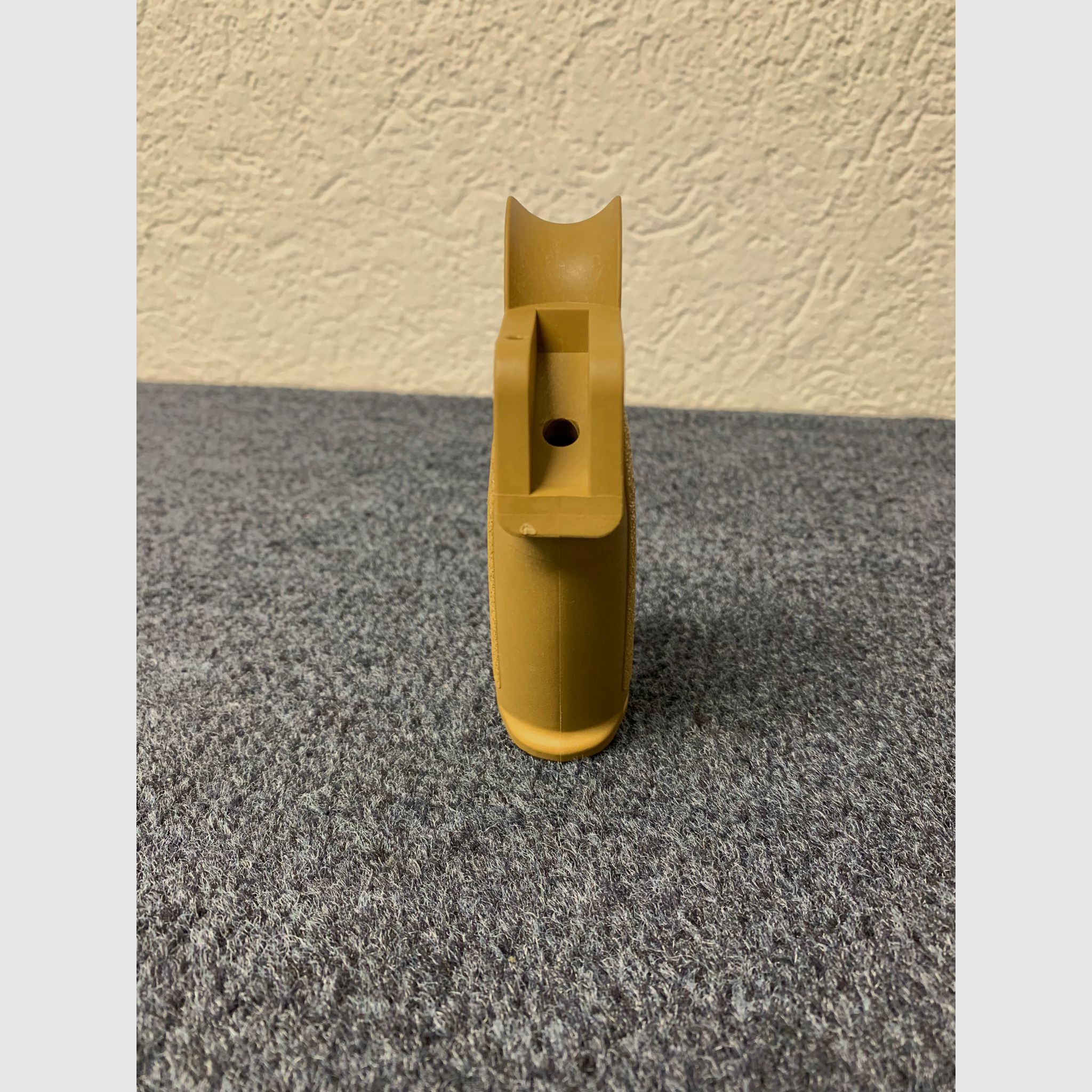 HK V7 grip sand color RAL8000 - NEW - Heckler & Koch Mr223 Mr308 HK416 HK417 HK433 HK437 G95k KSK Ar15, image 4 of 6