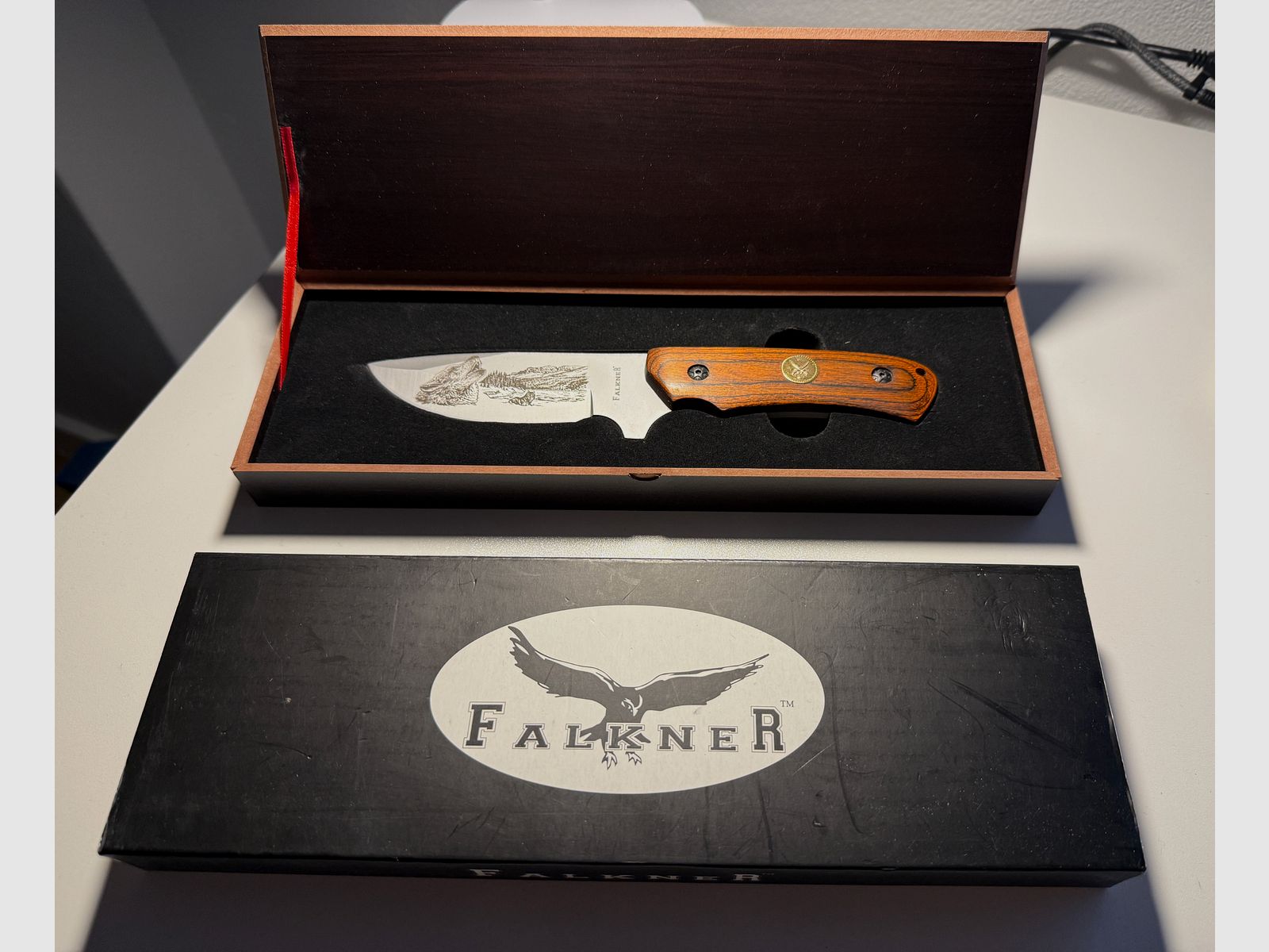 Falkner Sammler-Messer, Wolf