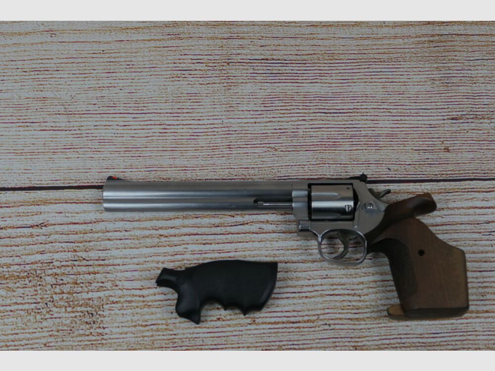 Smith & Wesson 686-5 8-3/8 Zoll