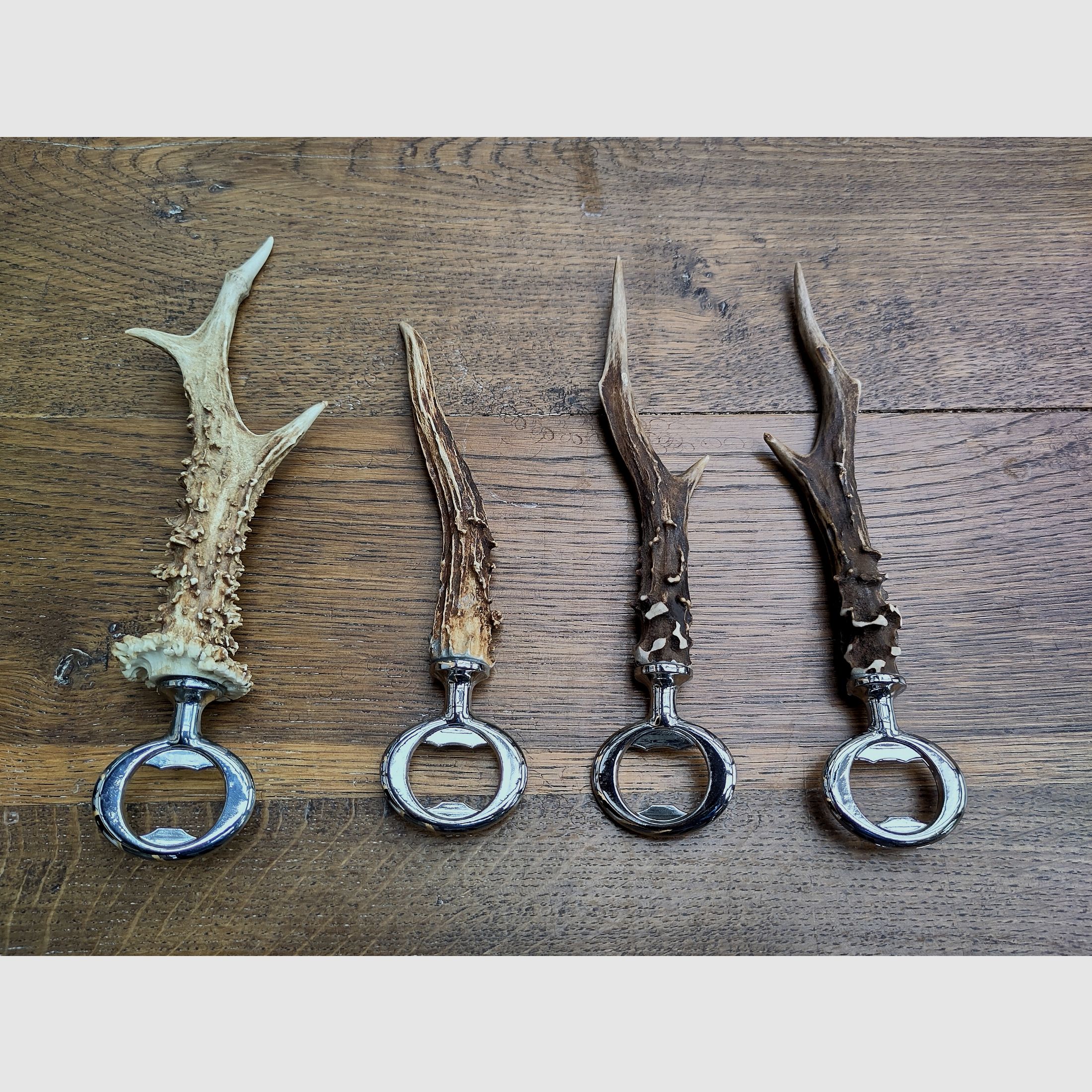 Otwieracz do butelek z sarną