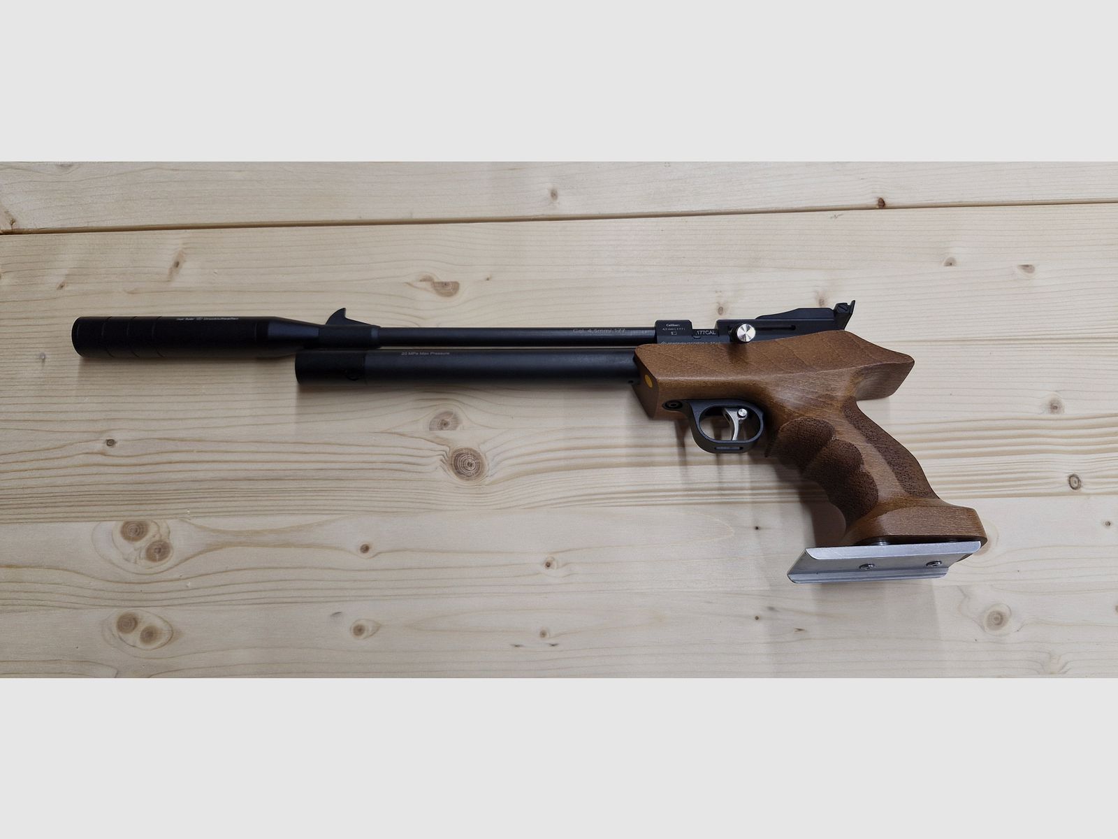 Luftpistole Diana Bandit, Pressluft, Magazin, Schalldämpfer – mit Luftpumpe, Auflage, 4,5mm-Diabolo, Ständer, Zubehör