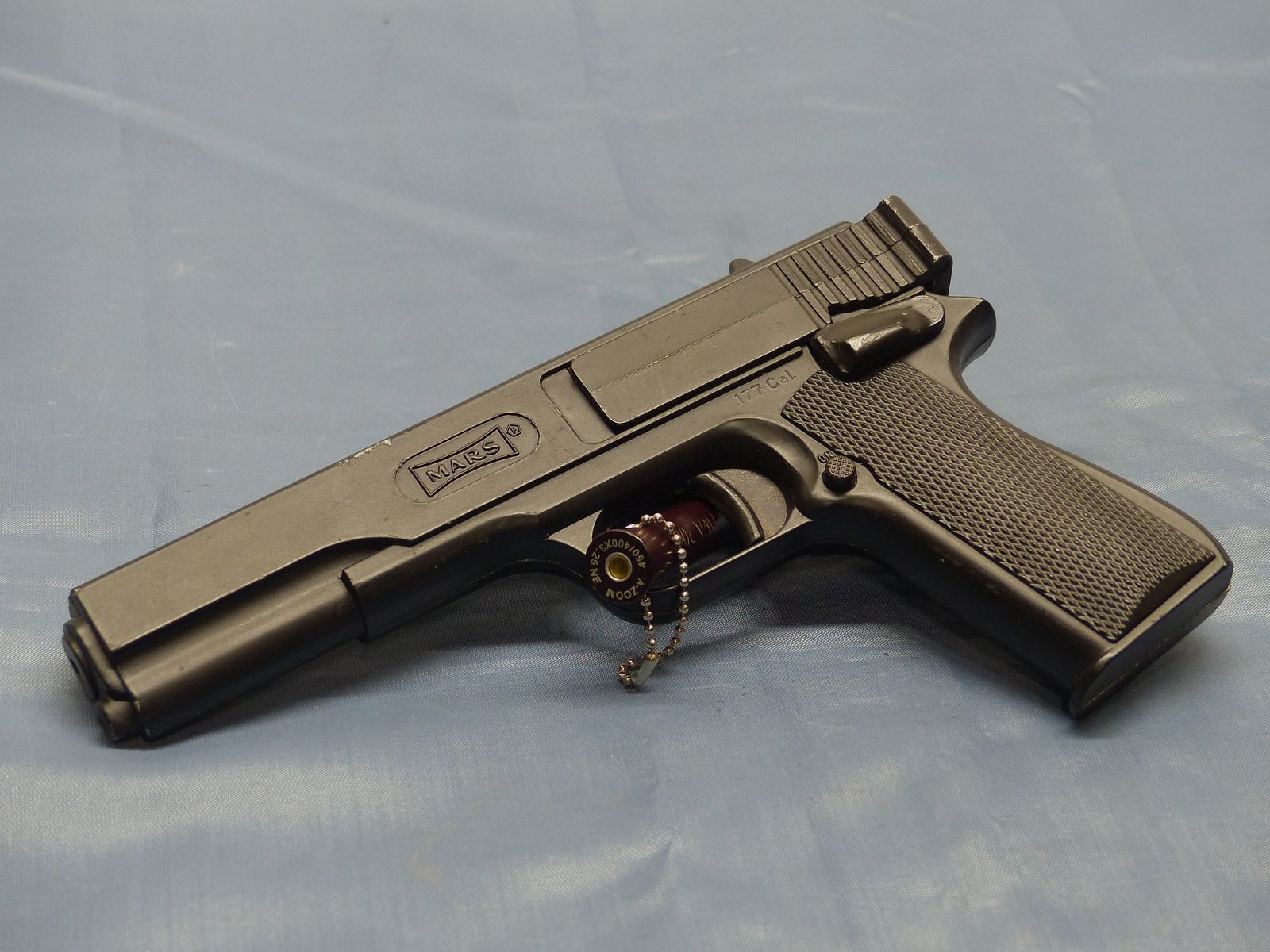 Pistola de aire Marksman 1010 Repeater Cal. 4,5/.177 fabricada en Torrance California USA, imagen 10 de 10