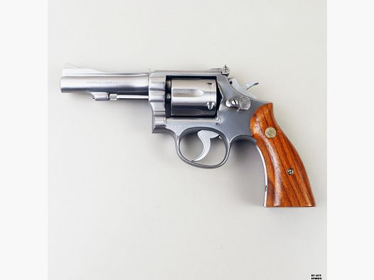 REVOLVER SMITH & WESSON MOD. 67 CAL. 38 SP. SERIAL NO. 3K19235
