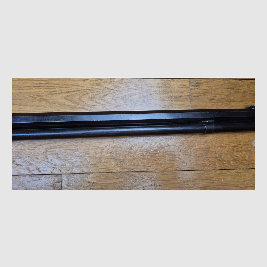 Mooie en zeldzame Winchester Model 1894 – Versie repetitiegeweer met octagonale loop (!) – Gefabriceerd door Winchester New Haven in … 1896! – Een van de allereerste! – Kal. 38-55WCF PN! – ZWARTE POEDER – Mooie houtsoorten – Prachtige loop – Onverslaanbaar mechanisme – Zeer mooie markeringen op mooie bluing – Wapen in uitstekende staat om schoon te maken! – TBE +, afbeelding 10 van 38