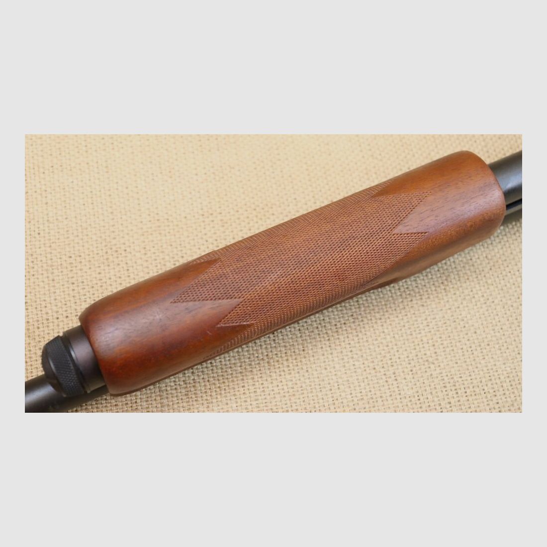 Repeater strzelba z przednim uchwytem Remington 870 EXPRESS 12/76