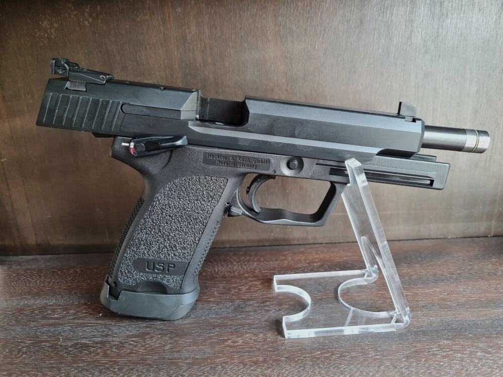 Heckler & Koch USP Expert