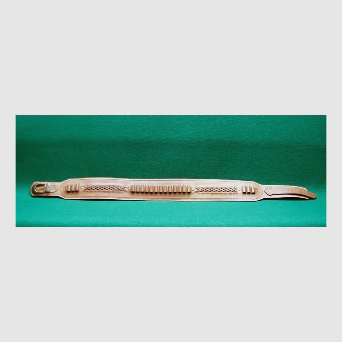 Cinturón de cartuchos de cuero hecho a medida