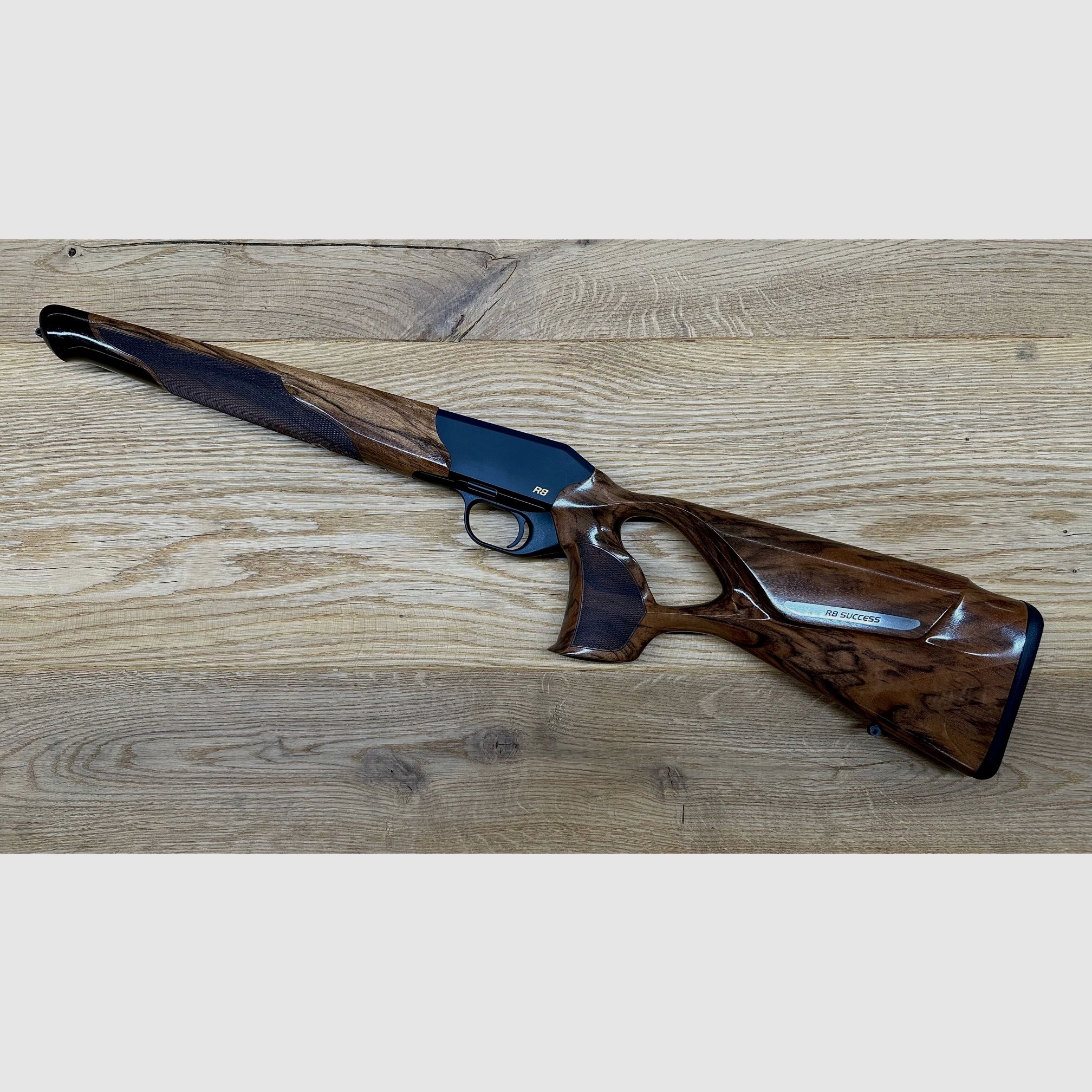 Blaser R8 Success Schaft mit Gehäuse/System // Holzklasse 4 // Lochschaft