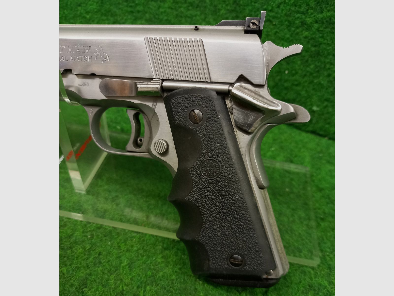 Pistolet Colt Gold Cup National Match .45 Auto, acier inoxydable