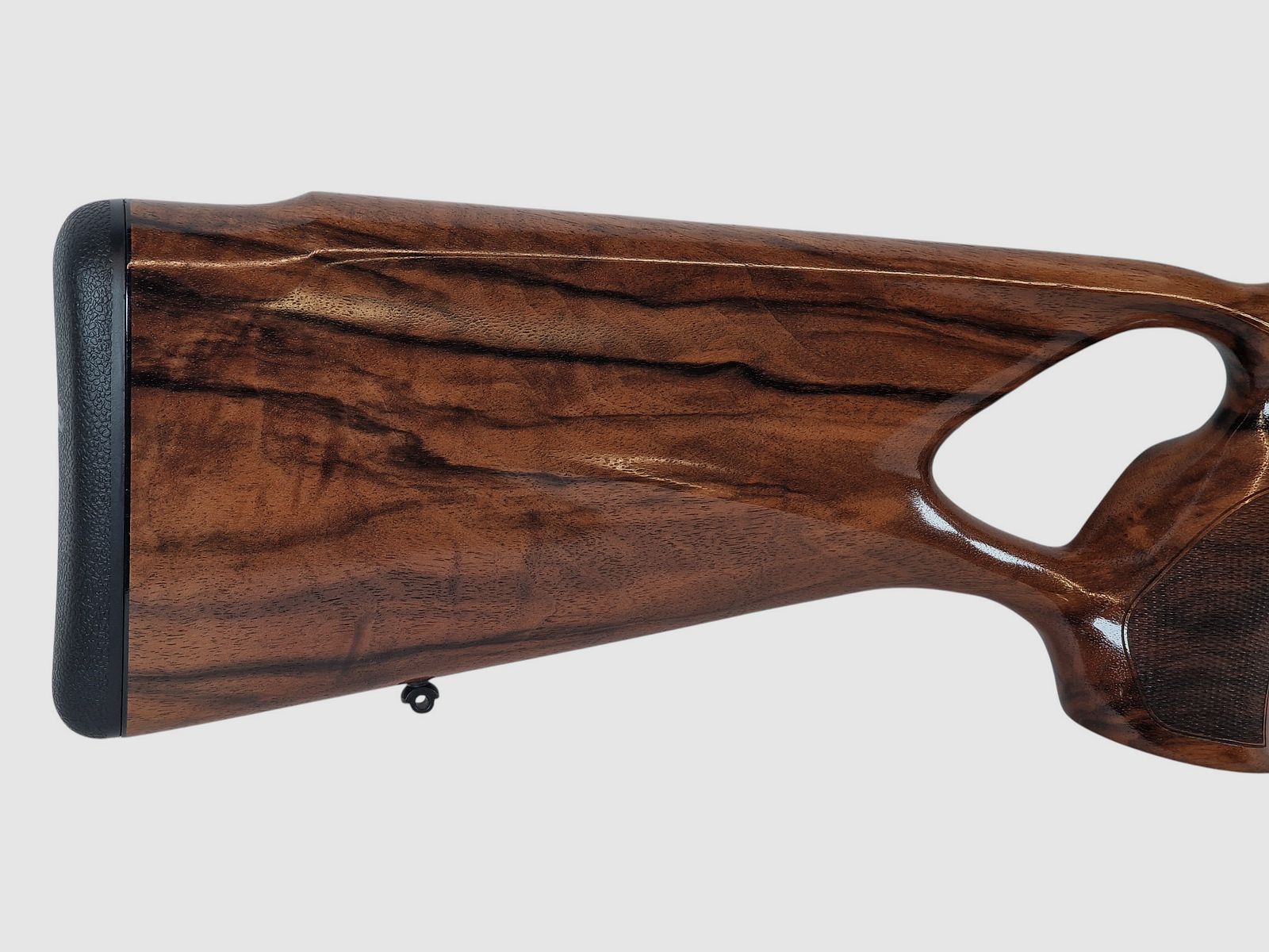 Blaser R8 Success Holz HK4 Kal. 8x57JS LL. 52cm mit M15x1 und Blaser B2 2-12x50 IC S 