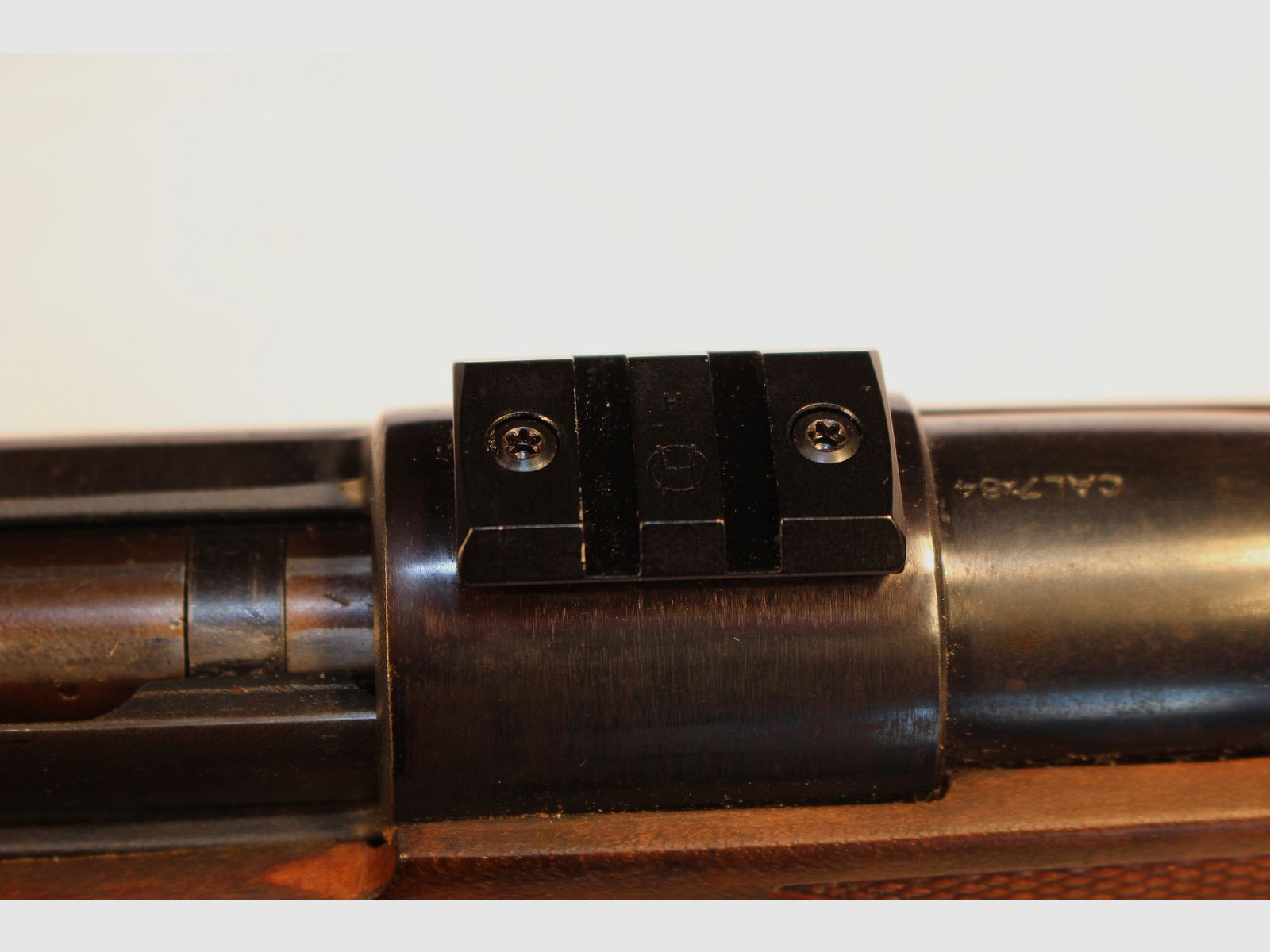 Bolt-action rifle in caliber 7x64.