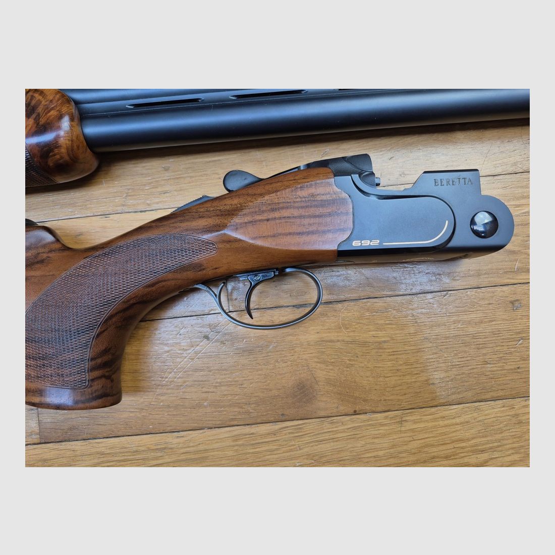 Sehr schönes Beretta 692 « Black Edition » - Über-unterlauf mit 76 cm Lauf - Kal. 12/70 - Mit Beretta-Koffer und zahlreichen Zubehör - Ausgezeichneter Zustand, fast wie neu! - TBE ++, Bild 26 von 46