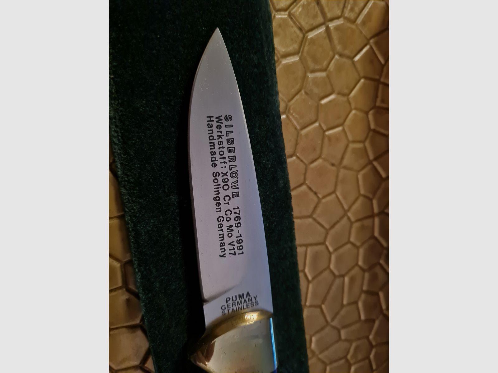 Puma Zilveren Leeuw Nr. 145/222