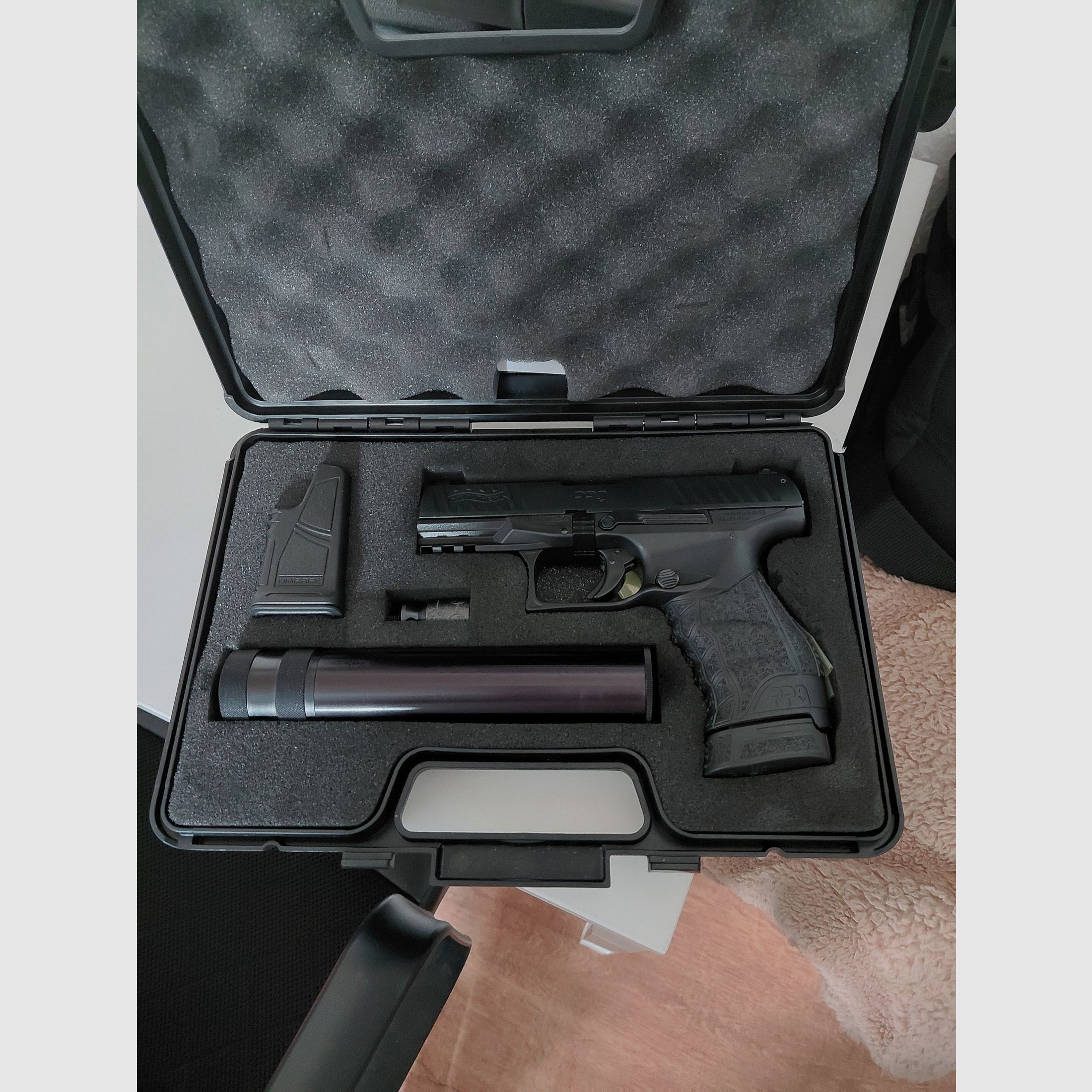 Walther PPQ  Navy kit schreckschuss mit Schalldämpfer 