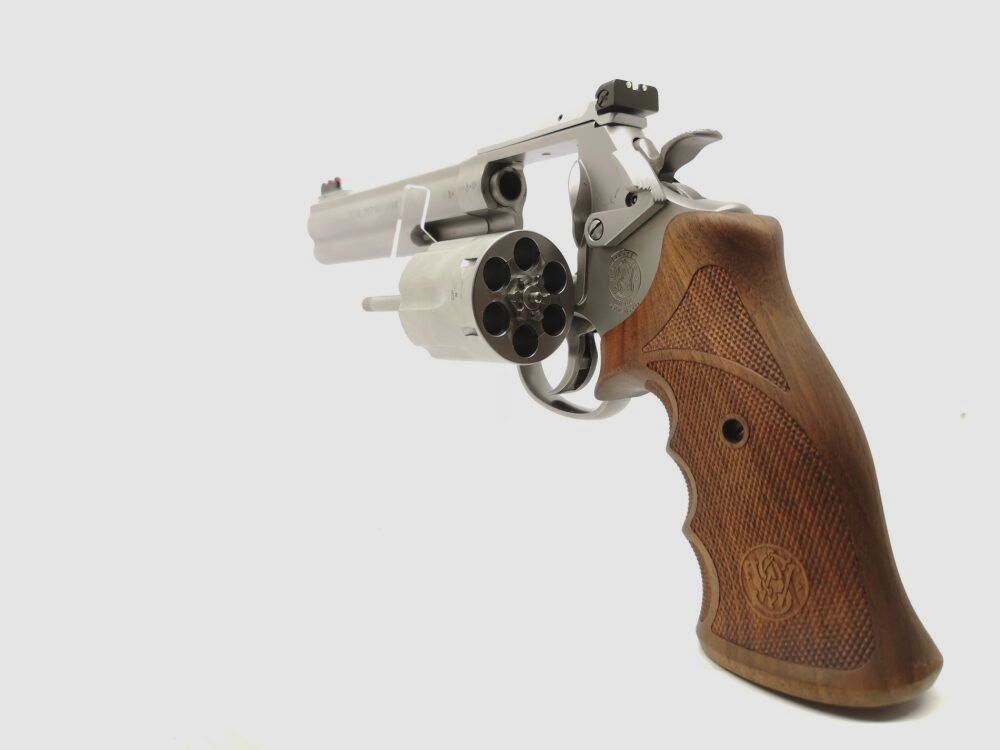 Smith & Wesson 686-6 Target Champion - v. Accessories