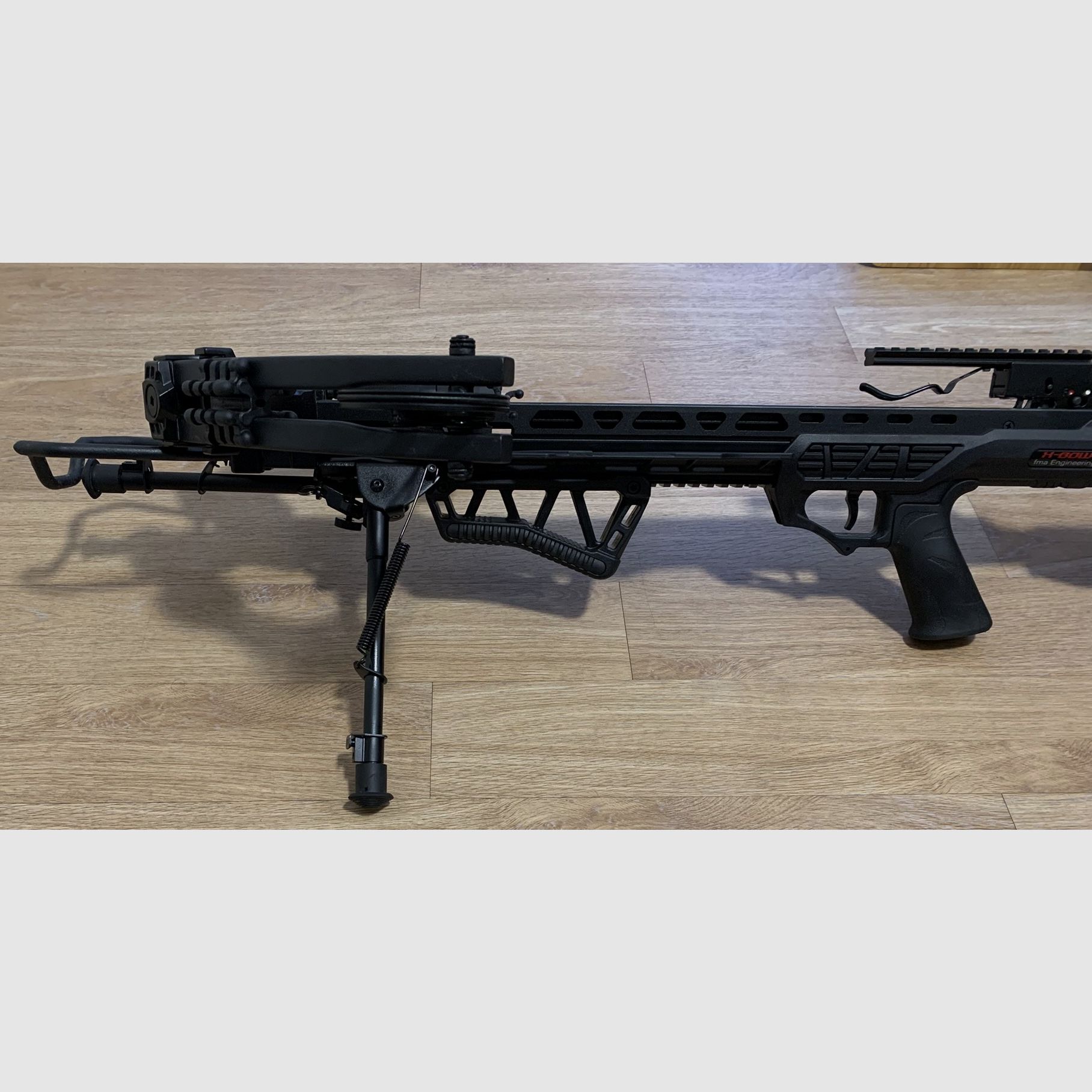 X-BOW FMA Scorpion III - 405 fps / 200 lbs - Arco compuesto con accesorios