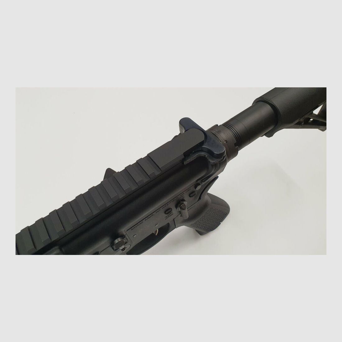 Rifle semiautomático Savage SAVAGE MSR15 RECON 2.0 cañón 16,75" / 426mm .223 Rem cargador de 10 disparos