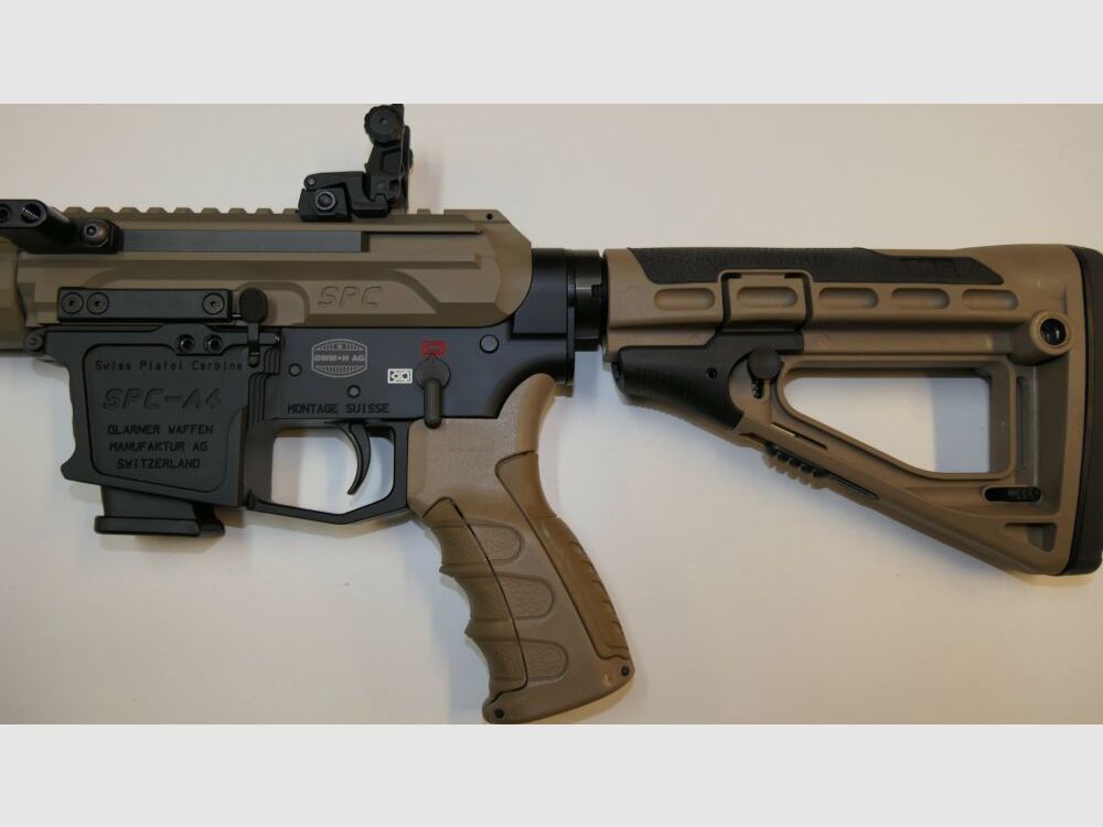 GWMH Selbstladebüchse GWMH SPC-HUNTER A4 10" (SWISS PISTOL CARBINE) FDE Kal.9x19 AR15 Glock Magazin
