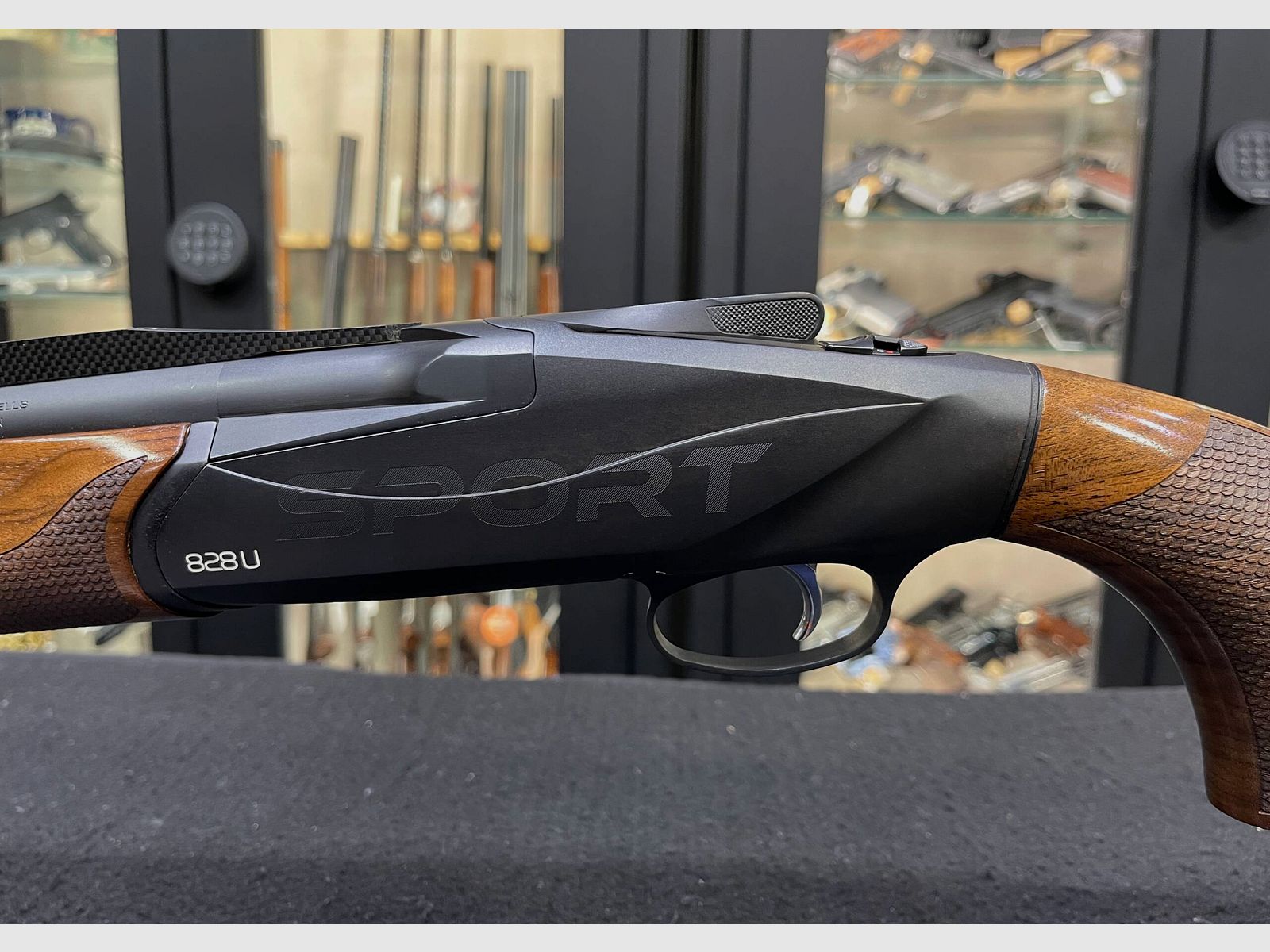 Benelli 828 U Sport, Bild 4 von 17