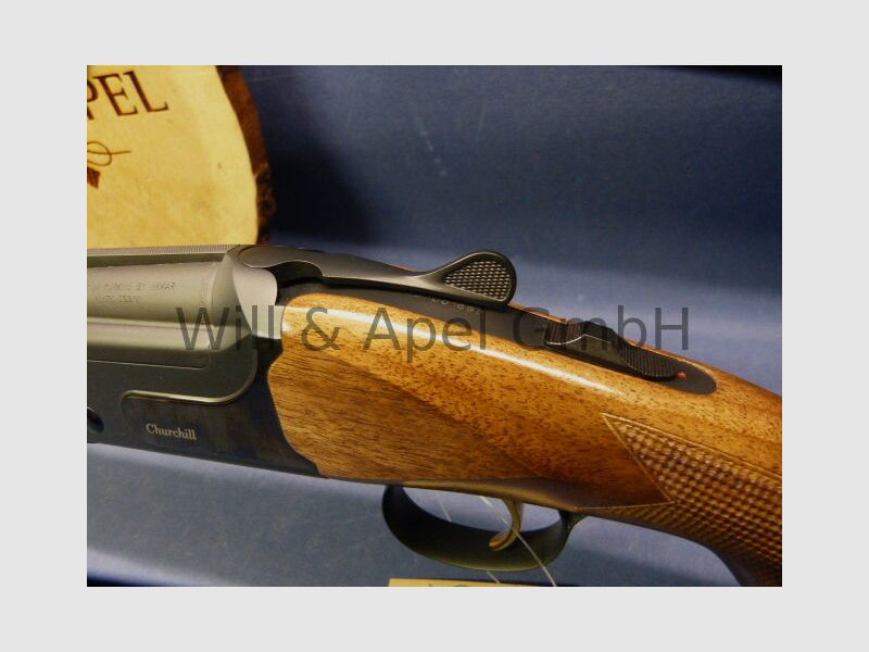 Akkar Churchill Lady Black