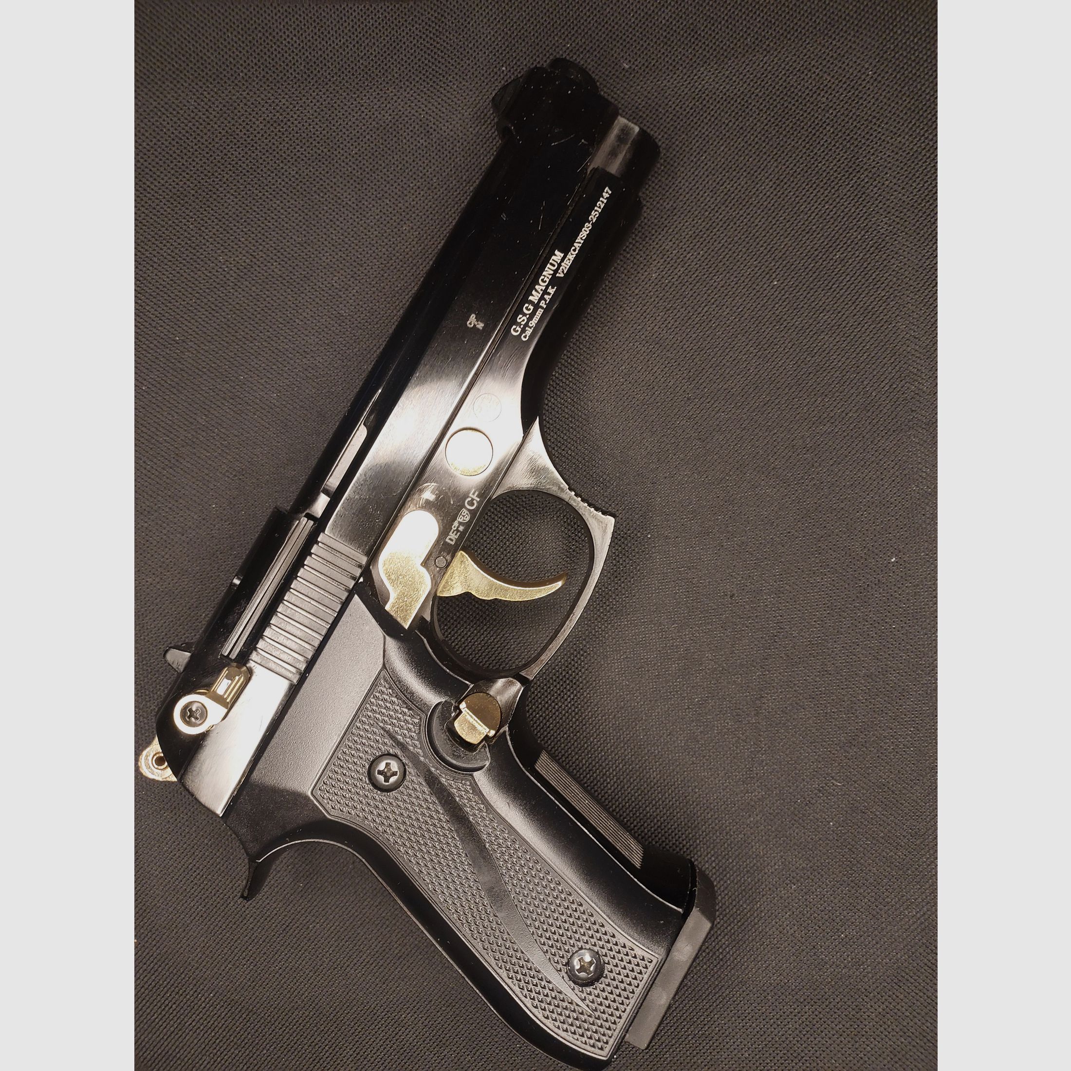 Ekol Firat Magnum blank firing pistol black/gold cal. 9mm P.A.K. (PTB 1112)