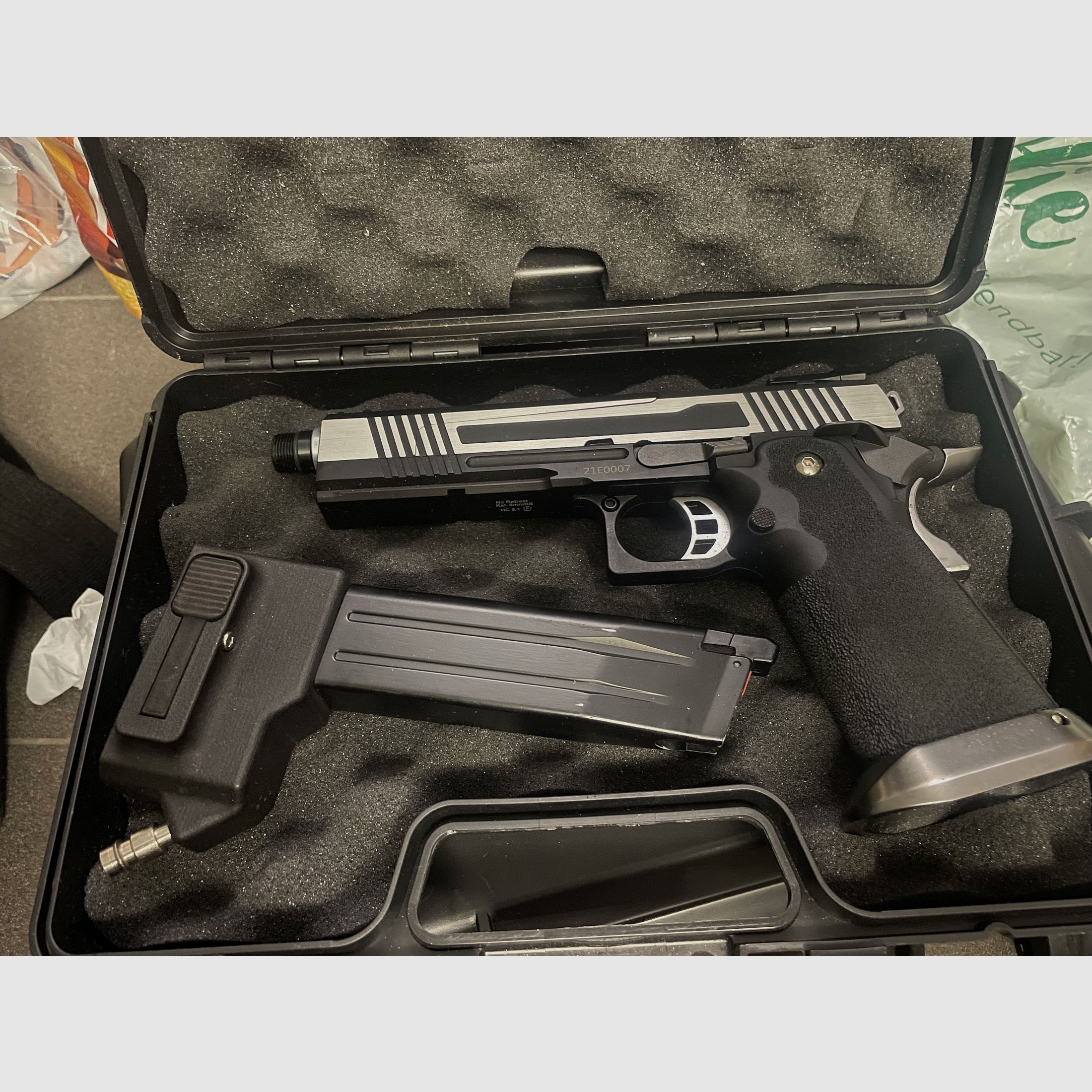 AW Custom Airsoft Pistole Hicapa 6mm BB + HPA Adapter Creeper Concepts