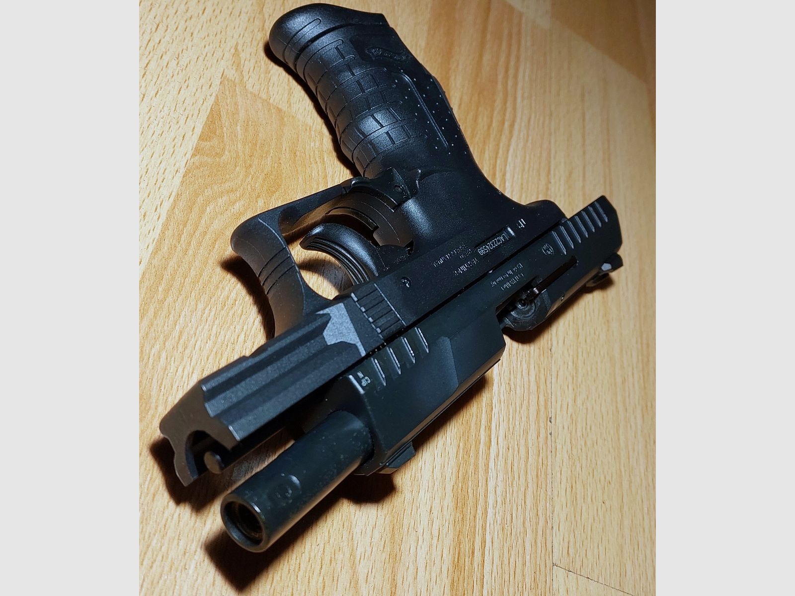Walther P22 Ready blank firing pistol 9mm P.A.K. black (PTB 778) like new.