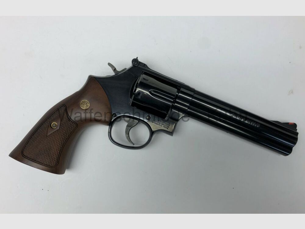 Smith & Wesson 586-8