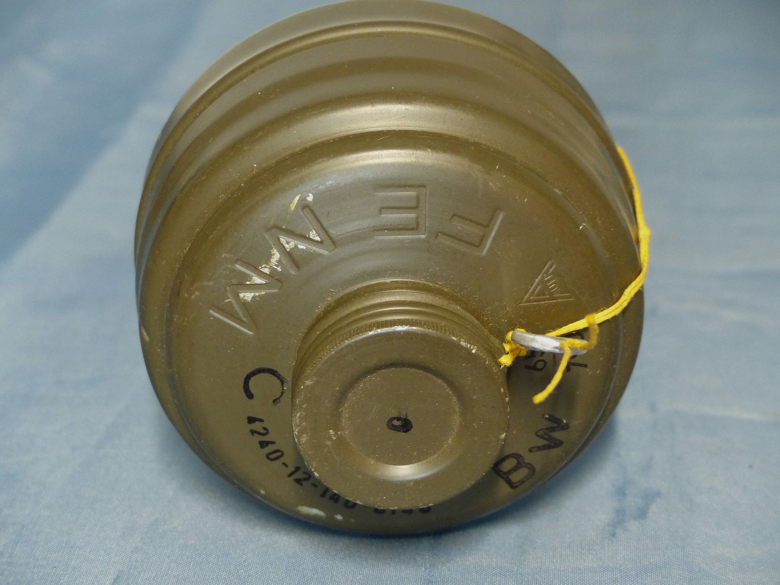 Original Bundeswehr gas mask respiratory protection M 65 ABC with filter dark 70s